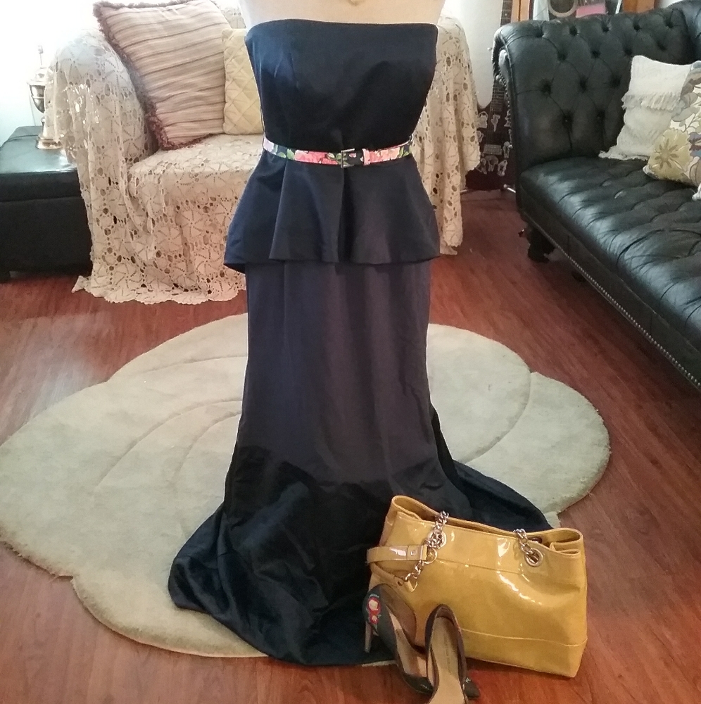 Vera repurposed Formal or Non- Traditional  Dress - Picture 6 of 7